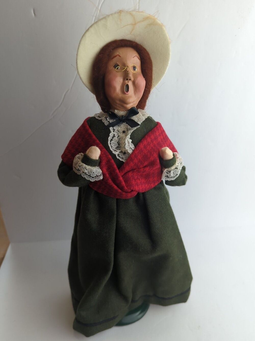 Byers Choice Caroler - 1993 Woman w/ Glasses‎ & Hat - 14"